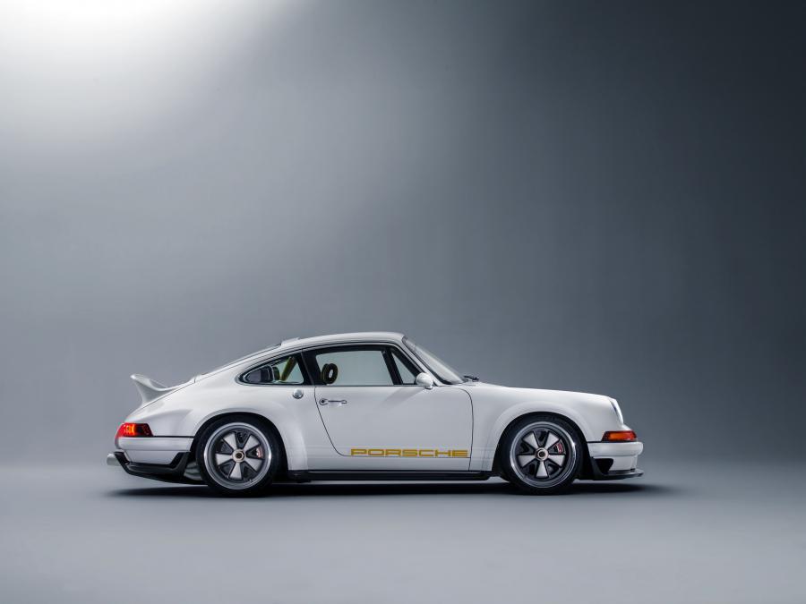  Porsche 911 DLS by Singer 2018 года  (фото 27 из 40)